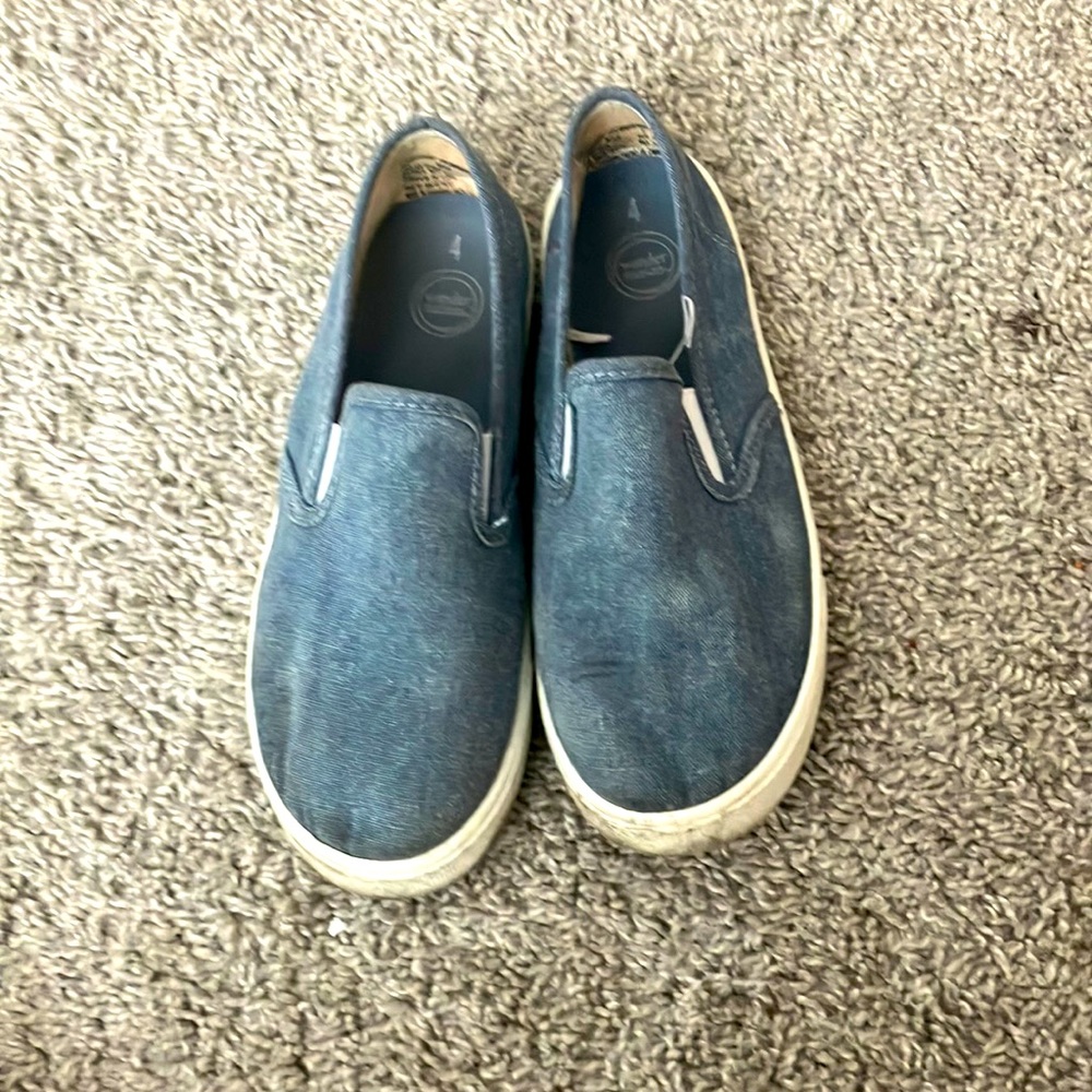 Wonder Nation blue boys slip on shoes! In like new condition.